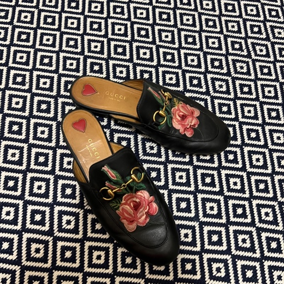 Ladies designer shoes - Picture 3 of 15